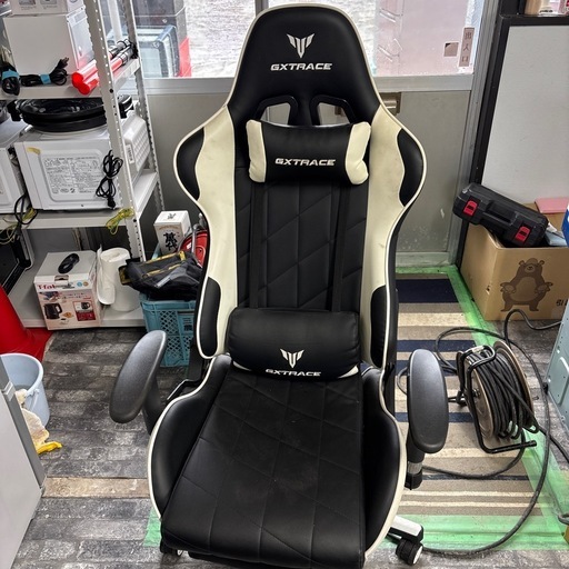 GXTRACEのオットマン付きゲーミングチェア