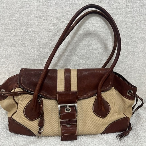PRADAトートバック