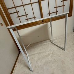 パソコンデスクの画像