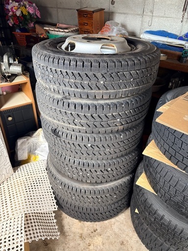 タイヤ?×6本セット‼️ 195/75R15 109/107LT 