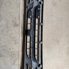 エルフ3トンダンプ純正グリルの画像