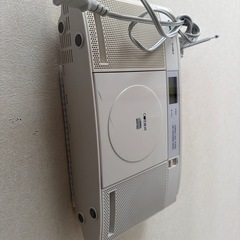 壁掛けCDラジオプレーヤーの画像
