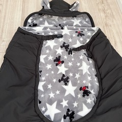 ディズニーミッキー柄　防寒ケープ　ブラックの画像