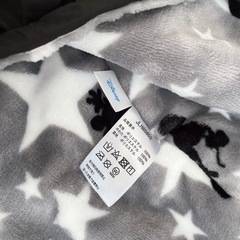 ディズニーミッキー柄　防寒ケープ　ブラックの画像