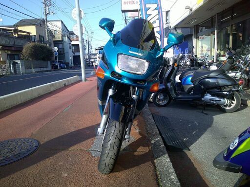NO.5720　ＺＺＲ４００　Ｎ型　水冷４サイクル１６バルブ４気筒エンジン　グリーン＆ブラック　☆彡