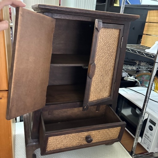ラタンアジアン家具　キャビネット