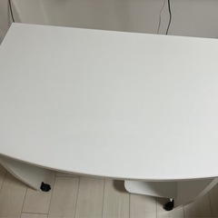 ニトリ PCデスクの画像