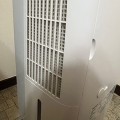   2020年SHARP シャープ 衣類乾燥除湿機 CM-J100    の画像