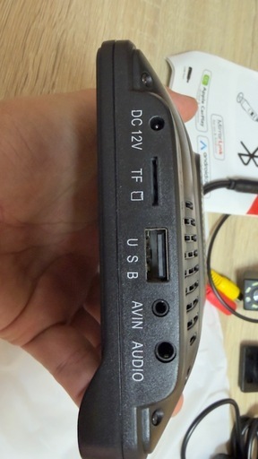 7インチポータブルカープレイヤー