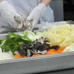 調理師STAFF／病院内保育園あり！柔軟な有給休暇＆3時間～の短時間勤務あり／車・バイク通勤OKの画像