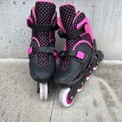 インラインスケート ローラースケート 19.5〜22センチ用 ヘルメット付きの画像