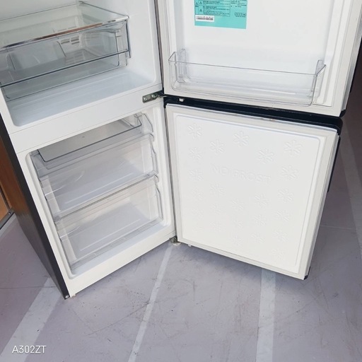 D096 送料設置無料   ハイアール　シルバーデザイン冷蔵庫　173L