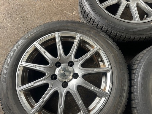 希少195/60R17BSブリザック2023年製VRX2スタッドレスPCD114.3x5H