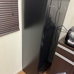 アイリスオーヤマ 冷凍庫 スリム 120L ブラック スキマックス IUSN-S12B-B 前開き式 自動霜取り 幅35.6cmの画像