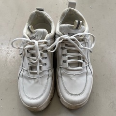 【GRL】スニーカー23.5㎝の画像