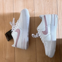 期間限定値下げ★ 未使用 NIKE air force スニーカー 23cm エアフォース 運動靴 通学靴 ナイキの画像
