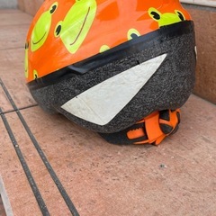 子供用ヘルメット カエルの画像