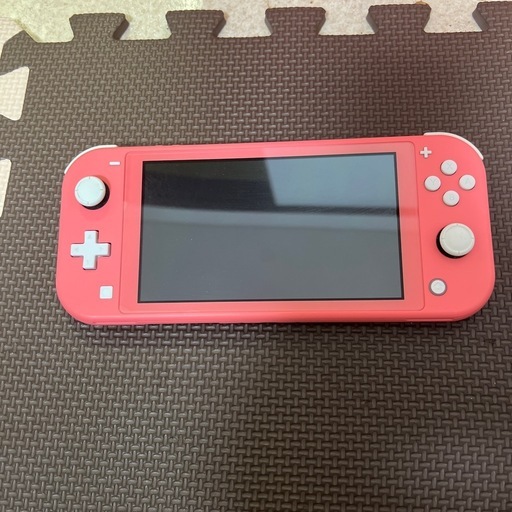 【中古】Nintendo  Switch lite コーラル本体充電器外箱あつまれどうぶつの森ソフト付き