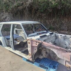 トヨタ TOYOTA カローラ デラックス COROLLA KE26 部品取り車の画像