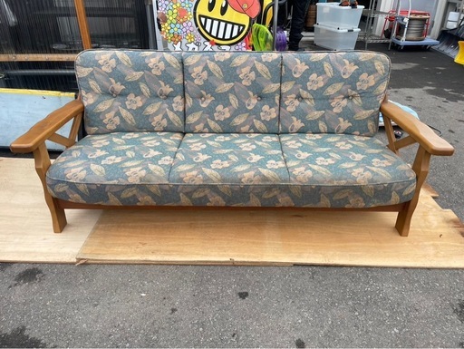 KARIMOKU　カリモク家具　3人掛け　ソファ　家具　3人用　昭和　レトロ　花柄　布地　W1770×D700×H700  中古　③