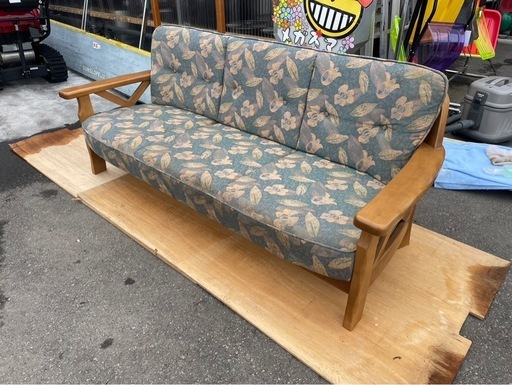 KARIMOKU　カリモク家具　3人掛け　ソファ　家具　3人用　昭和　レトロ　花柄　布地　W1770×D700×H700  中古　③