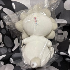 白ミャクミャク　お手玉風ぬいぐるみ　　の画像