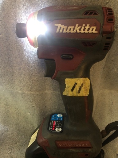 ②マキタ18vインパクトドライバTD171D中古美品、本体のみ