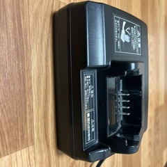 Panasonic バッテリー充電器（お取引決まっております）の画像