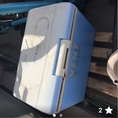 クーラーボックス　2つの画像