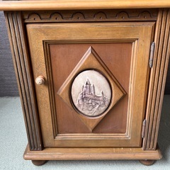 カリモク  収納家具　アンティーク調　インテリアの画像