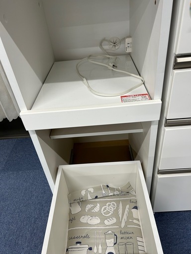 美品 食器棚 ホワイト 横幅180cm コンセント付き 分離設置可能 大容量収