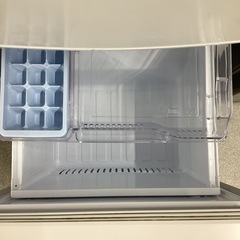 【トレファクピエリ守山店】【取りに来られる方限定】MITSUBISHI　2ドア冷蔵庫  2022年製の画像