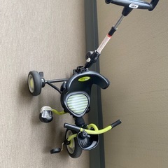 押し手付き三輪車の画像