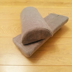 【未使用に近い】ネイル   アームレスト   2種類の画像