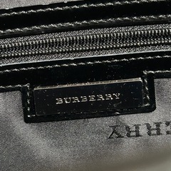 BURBERRY エナメルバッグの画像
