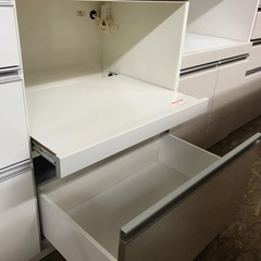 ジャングルジャングル貝塚店　レンジボード　白　ホワイト　コンセント　低ホルムアルデヒド　2枚扉　スライド式　引き出し　3段　スライド天板　キッチン収納　家具　中古　貝塚市　二色浜の画像