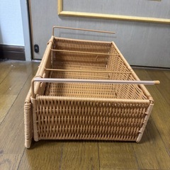 差し込み　カゴ　スリコの画像