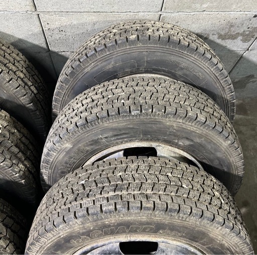 2トンダンプタイヤホイール付き