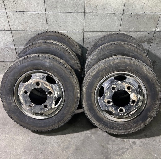 2トンダンプタイヤホイール付き