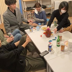 明日初のボードゲームご飯会やります✨女子無料です👩