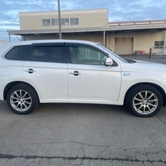 三菱アウトランダーphevの画像