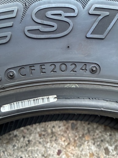 ジムニー　175/80R16 24年製