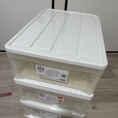 1つ500円！透明衣装ケースの画像