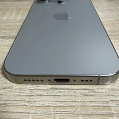 iPhone 15 Pro 256GB チタニウム 美品 SIMフリーの画像