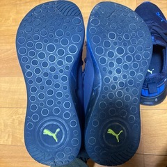 PUMA スニーカー 黒  25.5cmの画像