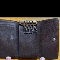 問い合わせ募集中！LOUIS VUITTONキーケースの画像