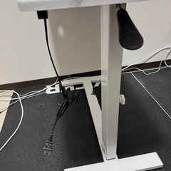 昇降式パソコンデスク【動作良好】の画像