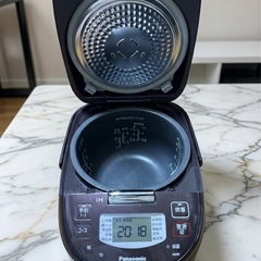 SHARP 炊飯器　SR-FD101   の画像