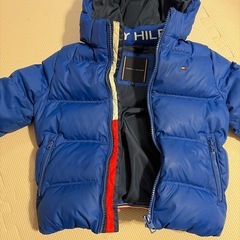 TOMMY HILFIGER フード付きダウンジャケットの画像