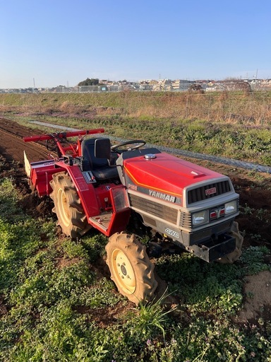 トラクターと管理機２つ、農業機械